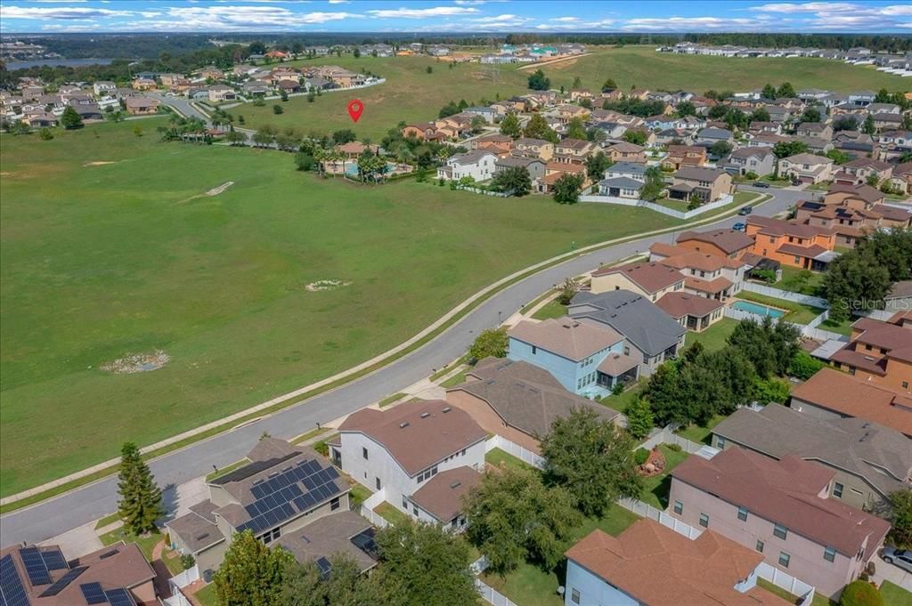 Activo con contrato: $599,990 (5 camas, 3 baños, 3190 Pies cuadrados)