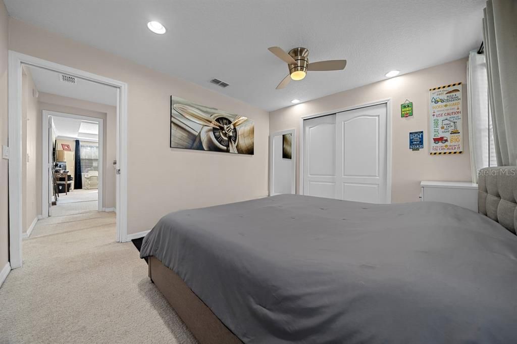 Activo con contrato: $599,990 (5 camas, 3 baños, 3190 Pies cuadrados)