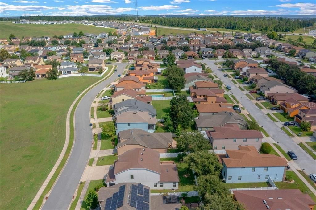 Activo con contrato: $599,990 (5 camas, 3 baños, 3190 Pies cuadrados)