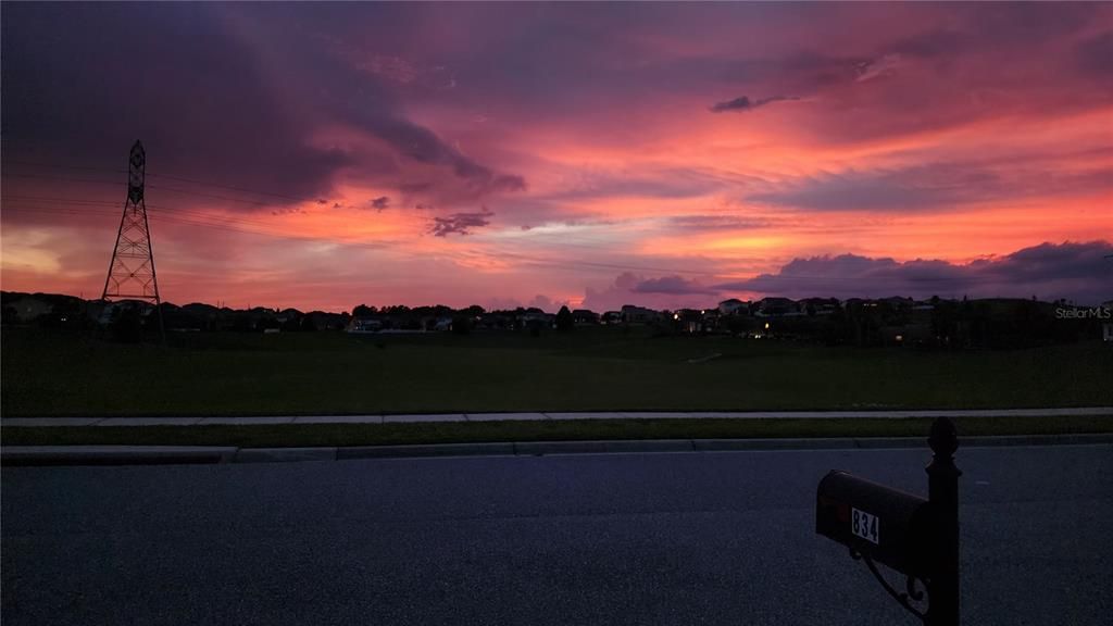 Activo con contrato: $599,990 (5 camas, 3 baños, 3190 Pies cuadrados)