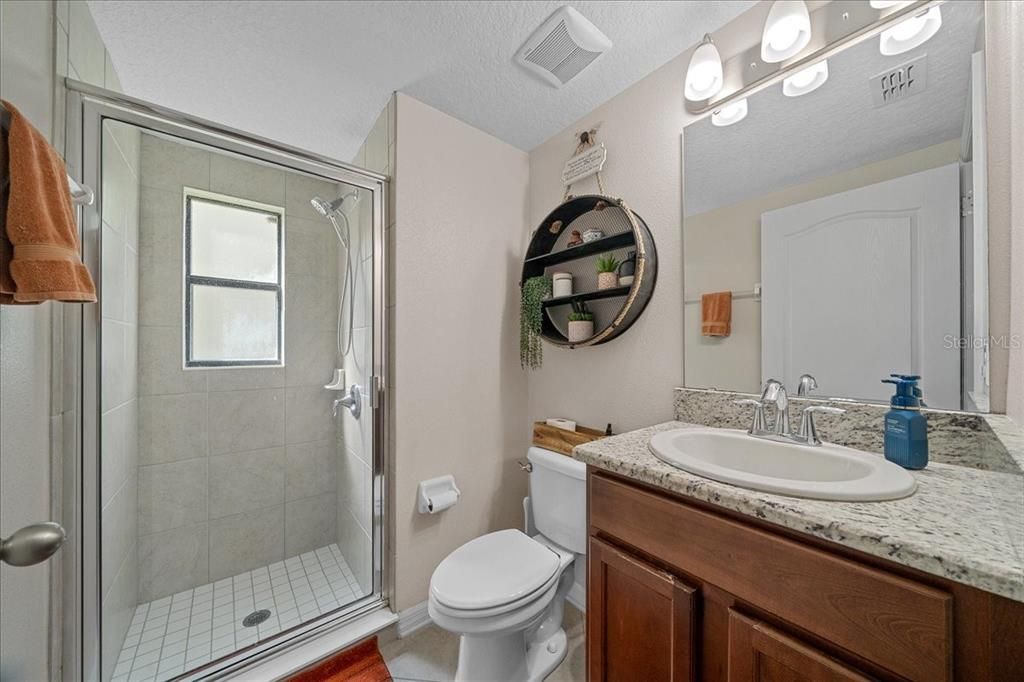 Activo con contrato: $599,990 (5 camas, 3 baños, 3190 Pies cuadrados)