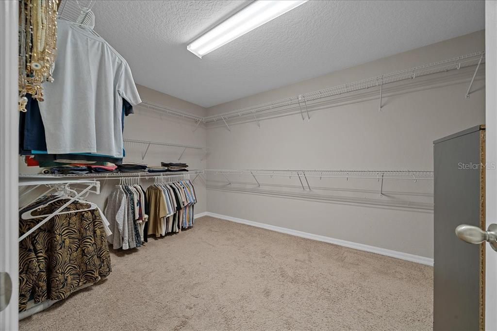 Activo con contrato: $599,990 (5 camas, 3 baños, 3190 Pies cuadrados)