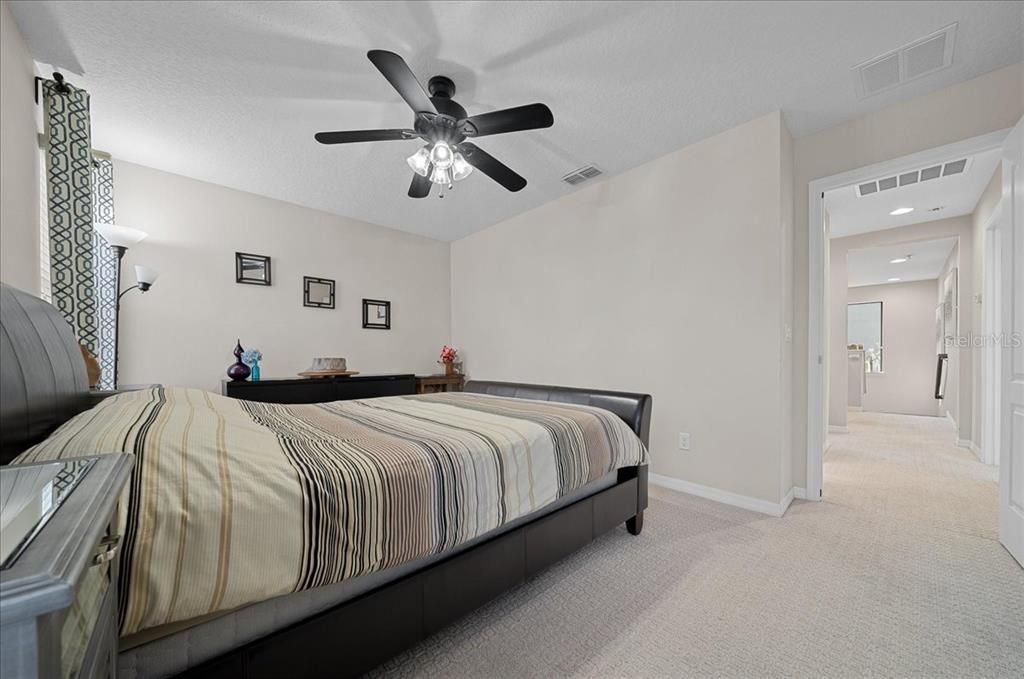 Activo con contrato: $599,990 (5 camas, 3 baños, 3190 Pies cuadrados)