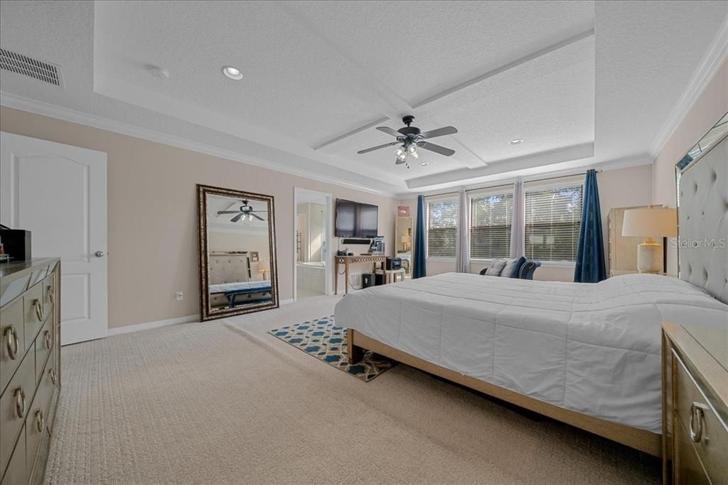 Activo con contrato: $599,990 (5 camas, 3 baños, 3190 Pies cuadrados)