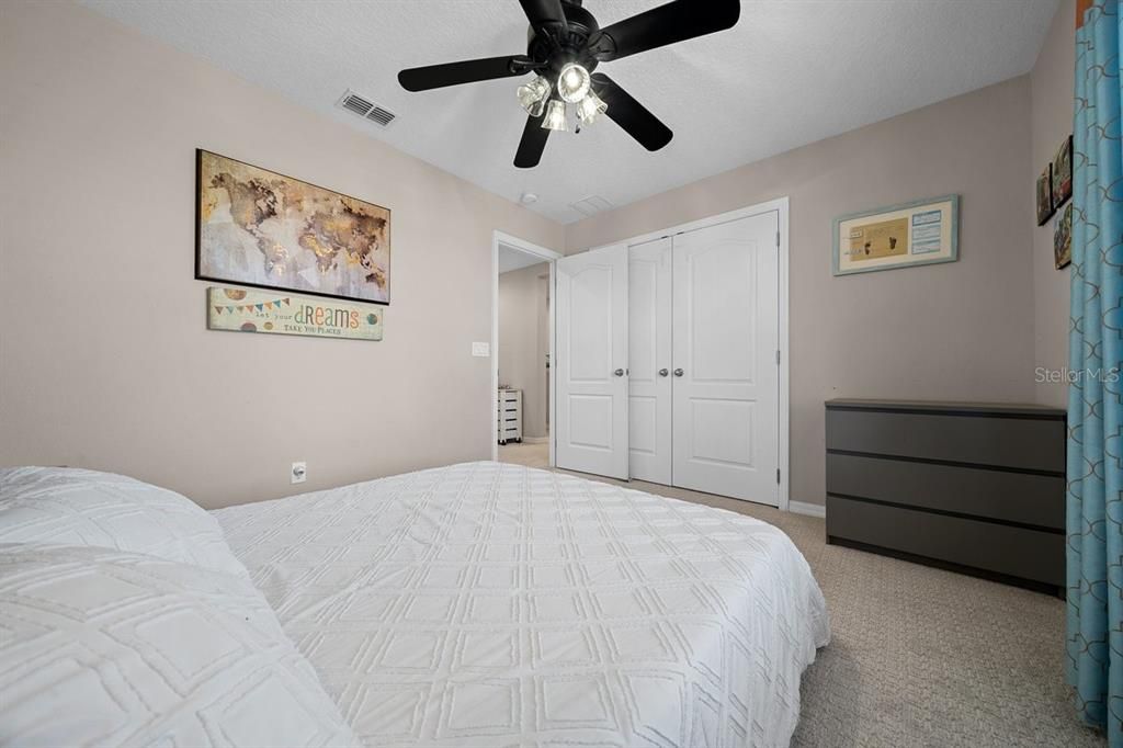 Activo con contrato: $599,990 (5 camas, 3 baños, 3190 Pies cuadrados)