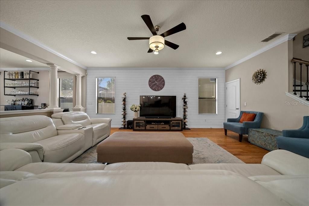 Activo con contrato: $599,990 (5 camas, 3 baños, 3190 Pies cuadrados)