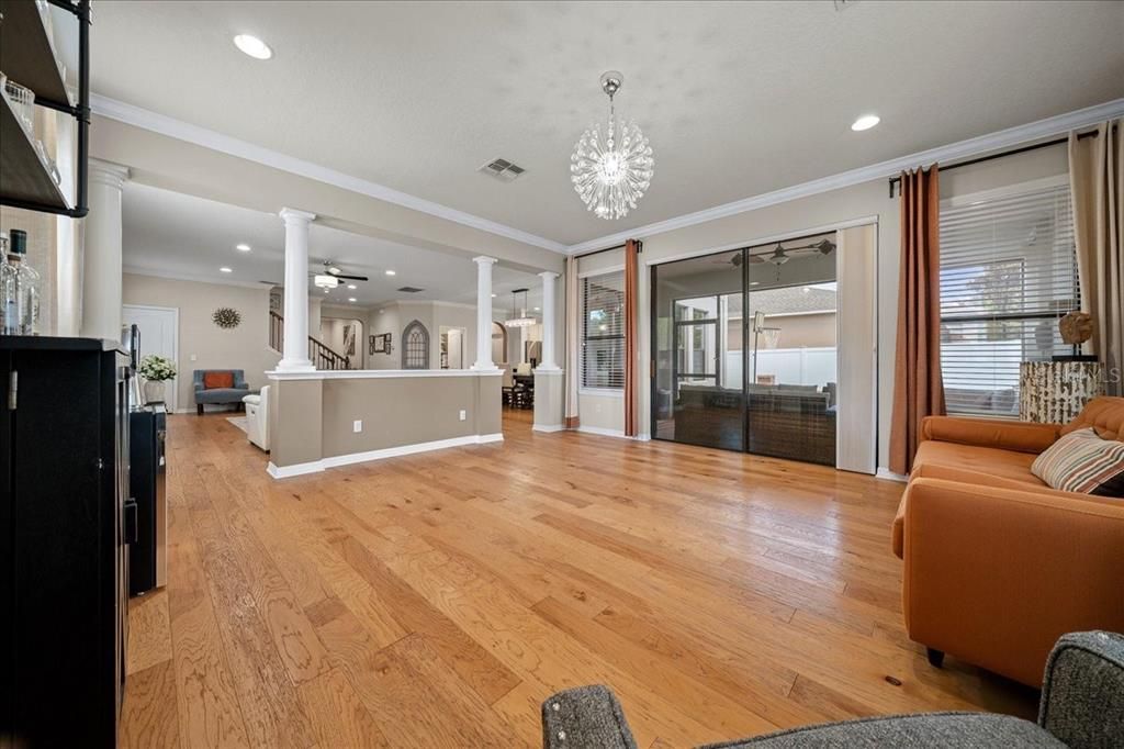 Activo con contrato: $599,990 (5 camas, 3 baños, 3190 Pies cuadrados)