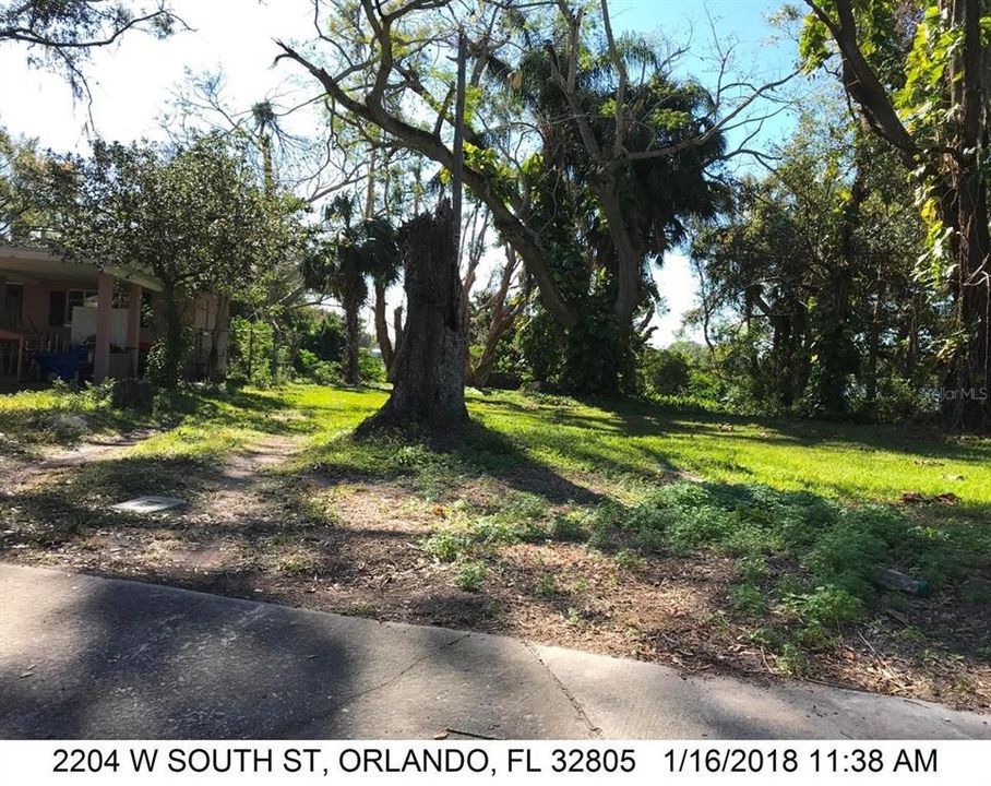 Vendido Recientemente: $72,795 (3.56 acres)