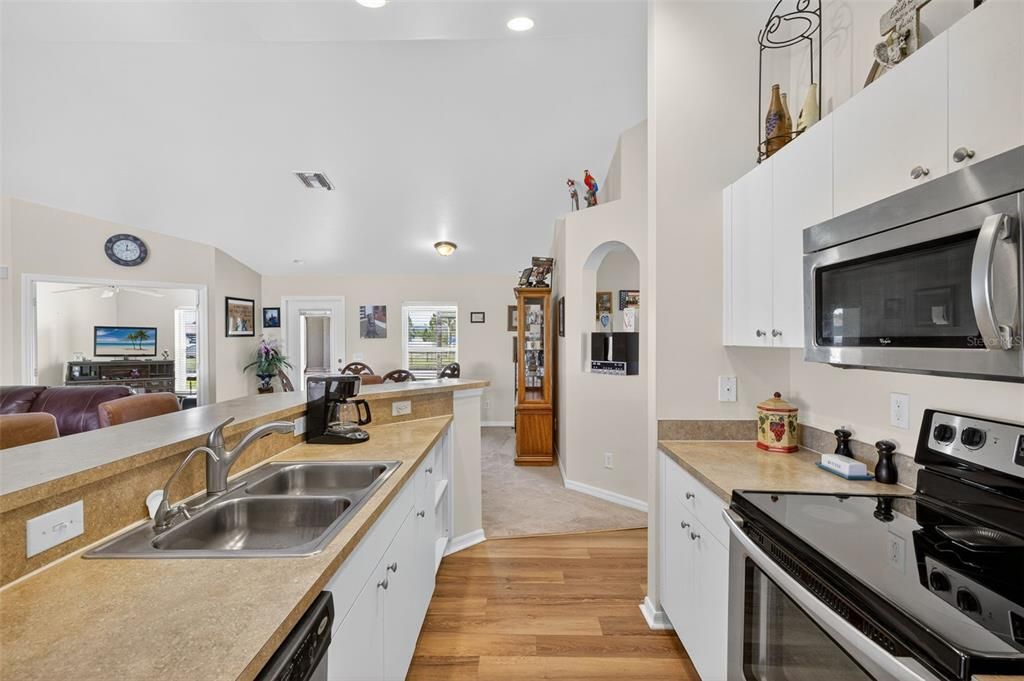 En Venta: $485,000 (3 camas, 2 baños, 1666 Pies cuadrados)