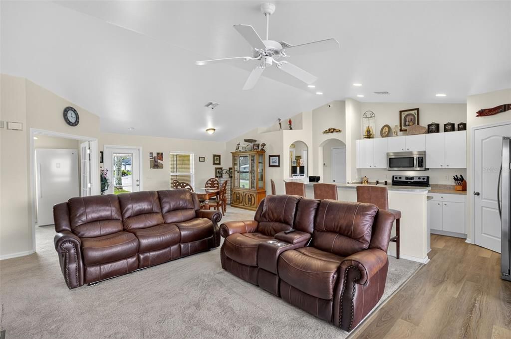 En Venta: $485,000 (3 camas, 2 baños, 1666 Pies cuadrados)