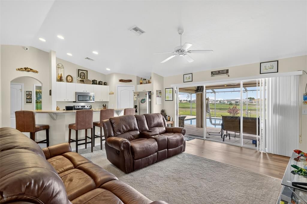 En Venta: $485,000 (3 camas, 2 baños, 1666 Pies cuadrados)