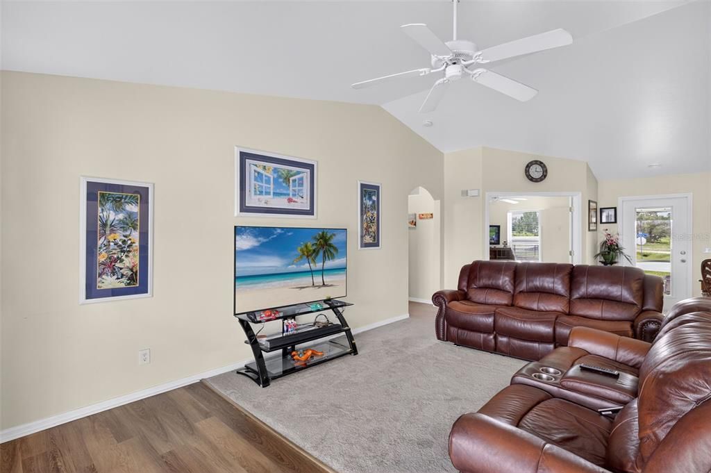 En Venta: $485,000 (3 camas, 2 baños, 1666 Pies cuadrados)