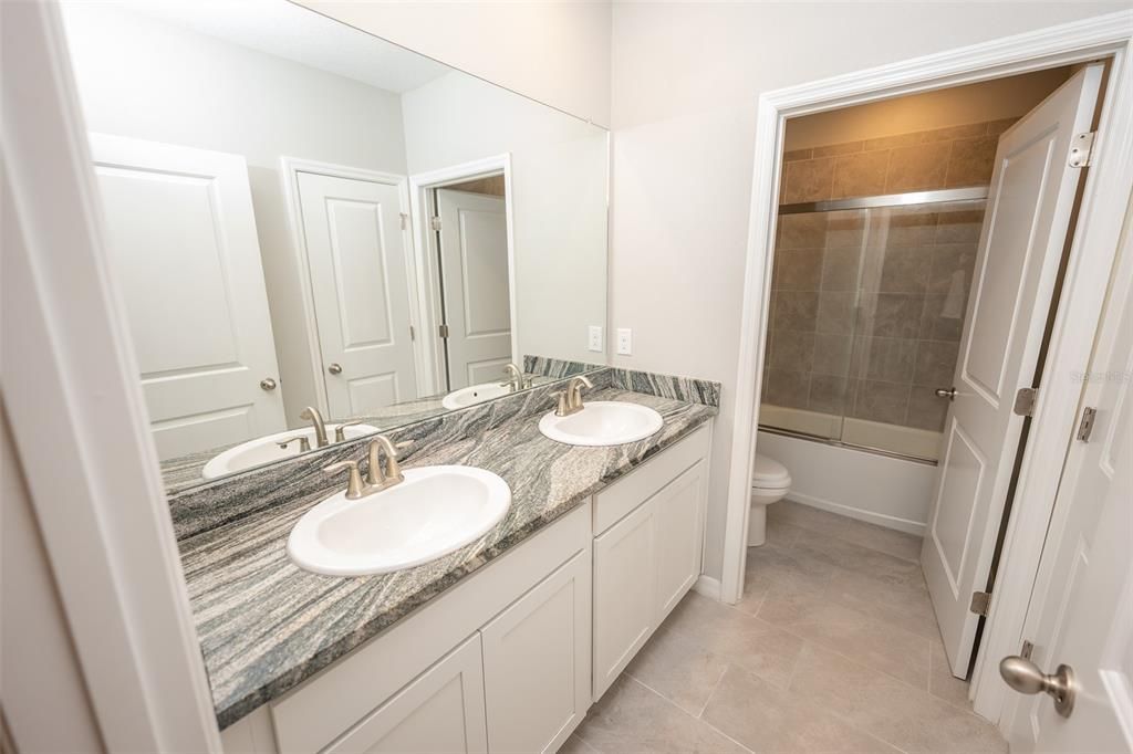 待售: $765,000 (4 贝兹, 3 浴室, 3313 平方英尺)