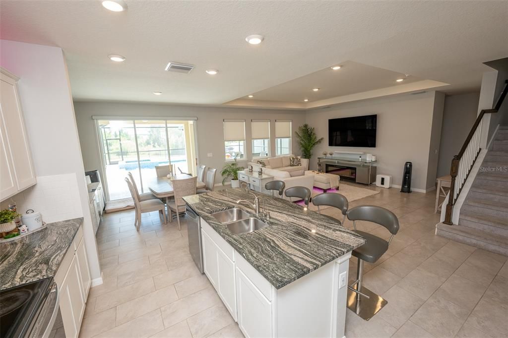 待售: $765,000 (4 贝兹, 3 浴室, 3313 平方英尺)