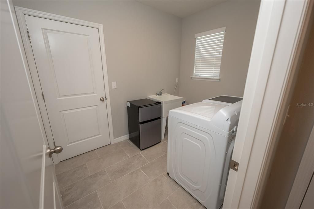 待售: $765,000 (4 贝兹, 3 浴室, 3313 平方英尺)