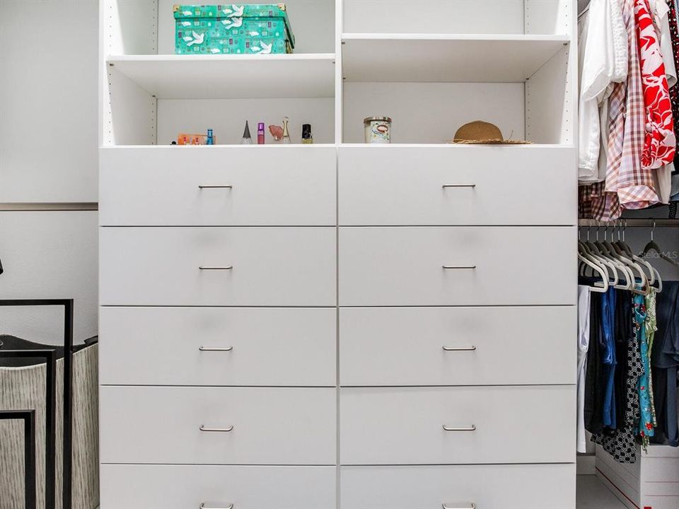 For Sale: $1,099,000 (5 beds, 4 baths, 3615 Square Feet)