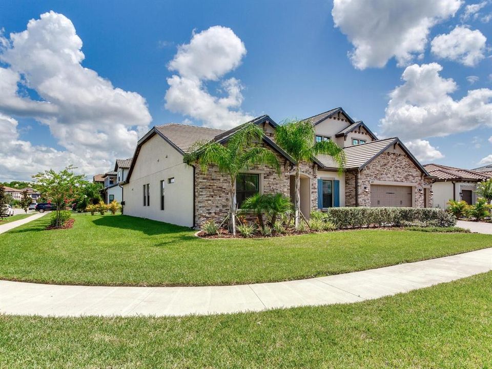 For Sale: $1,099,000 (5 beds, 4 baths, 3615 Square Feet)