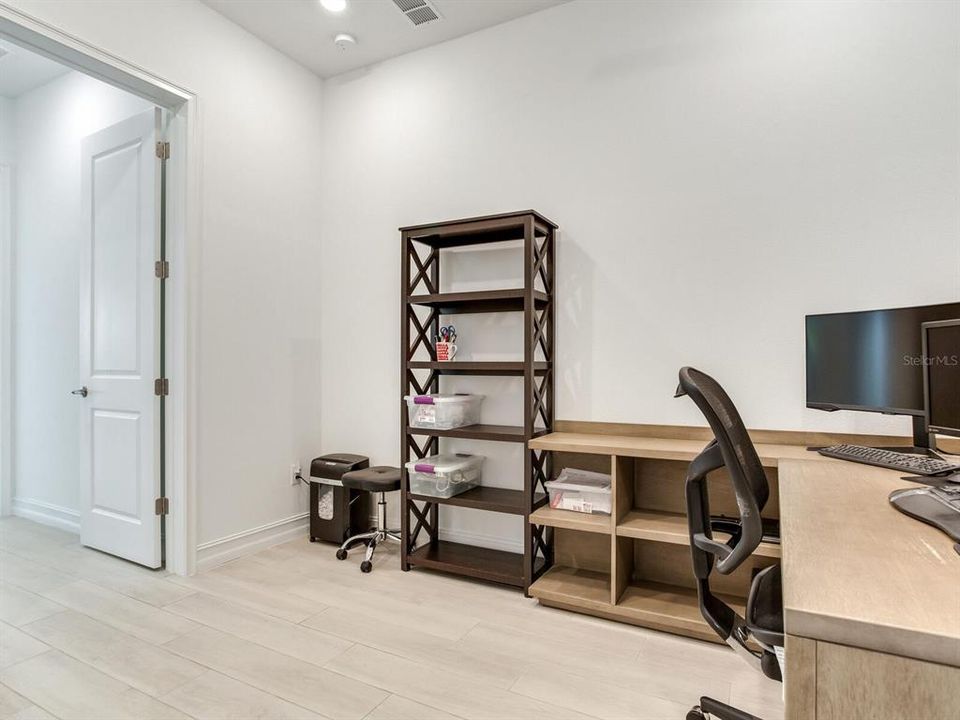 For Sale: $1,099,000 (5 beds, 4 baths, 3615 Square Feet)