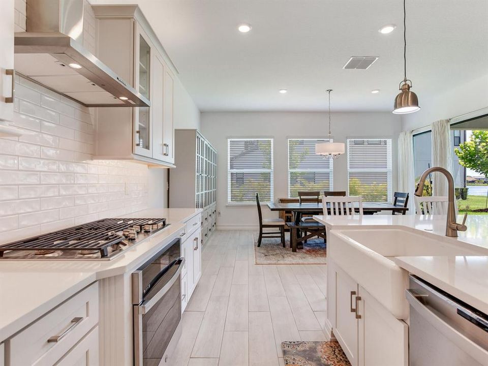 For Sale: $1,099,000 (5 beds, 4 baths, 3615 Square Feet)