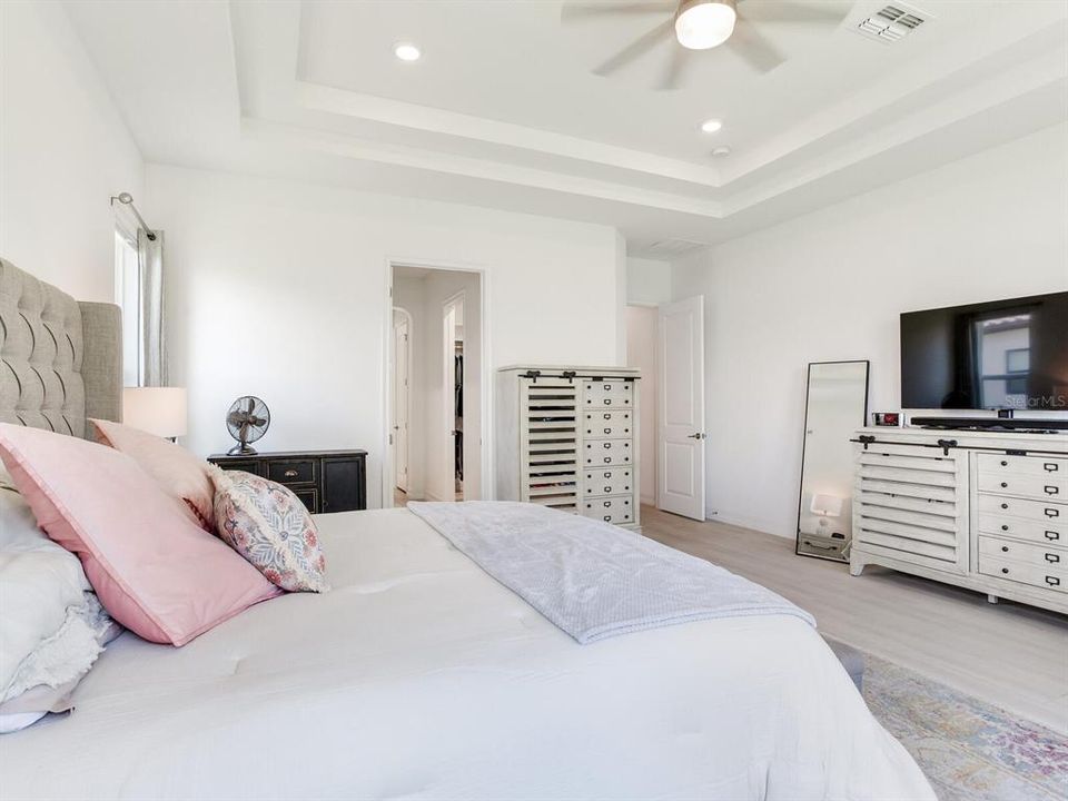 For Sale: $1,099,000 (5 beds, 4 baths, 3615 Square Feet)