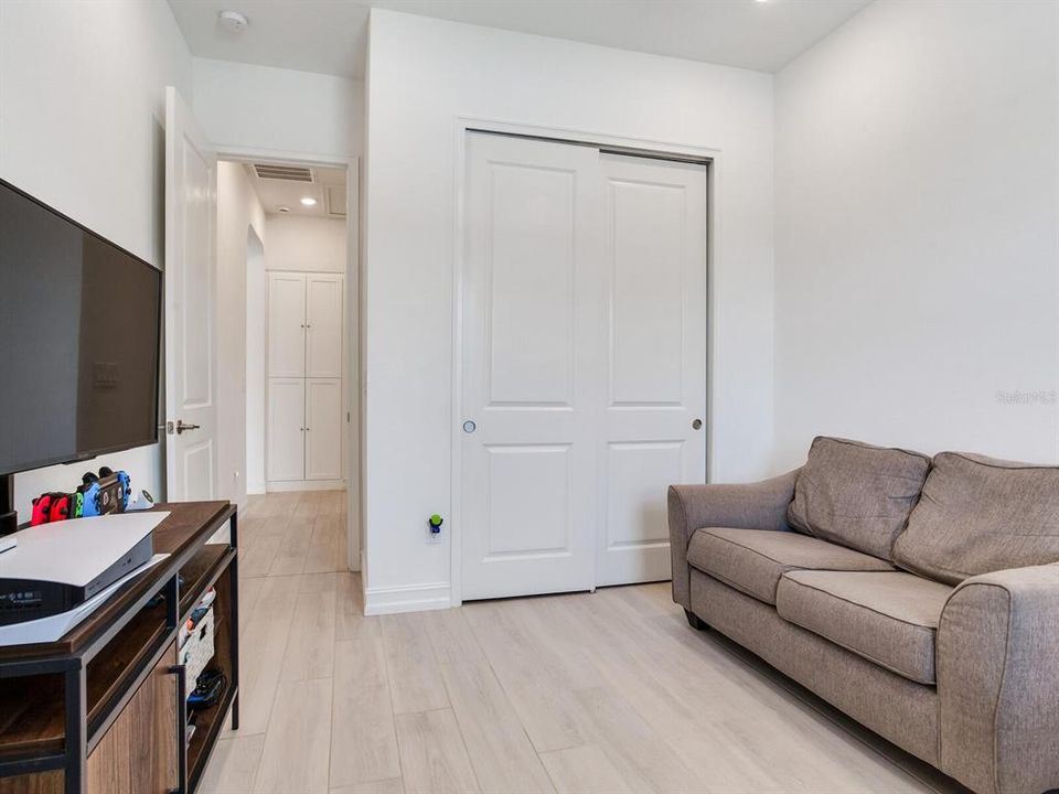 For Sale: $1,099,000 (5 beds, 4 baths, 3615 Square Feet)