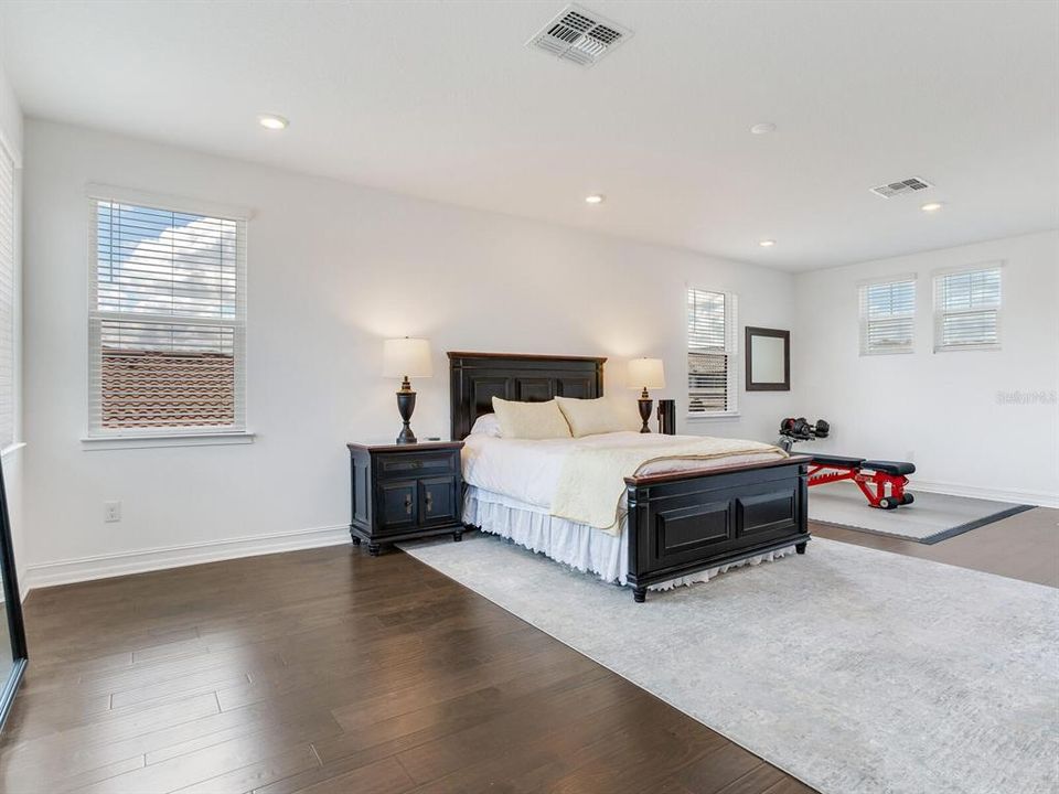 For Sale: $1,099,000 (5 beds, 4 baths, 3615 Square Feet)