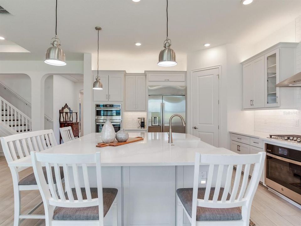 For Sale: $1,099,000 (5 beds, 4 baths, 3615 Square Feet)