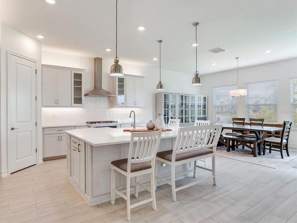 For Sale: $1,099,000 (5 beds, 4 baths, 3615 Square Feet)