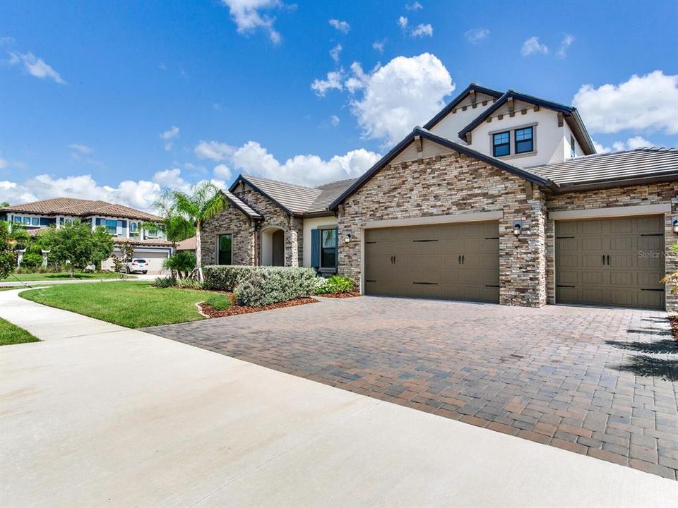 For Sale: $1,099,000 (5 beds, 4 baths, 3615 Square Feet)