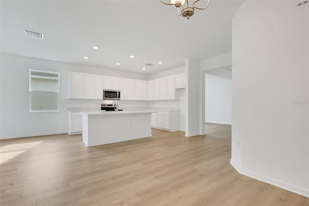 待售: $279,466 (4 贝兹, 2 浴室, 1598 平方英尺)