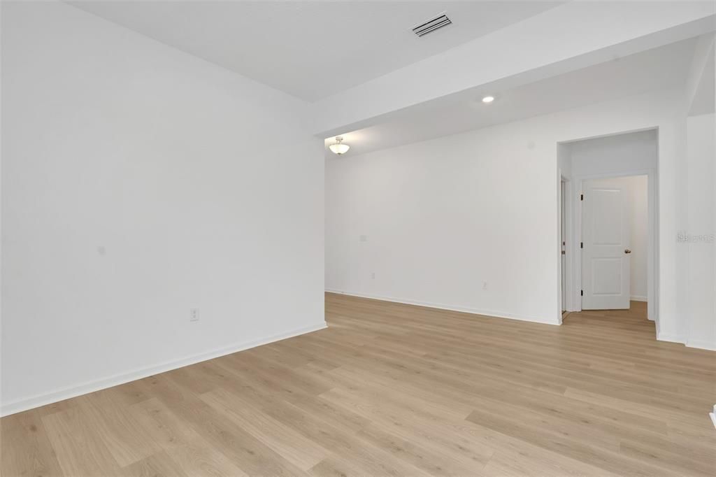 待售: $279,466 (4 贝兹, 2 浴室, 1598 平方英尺)