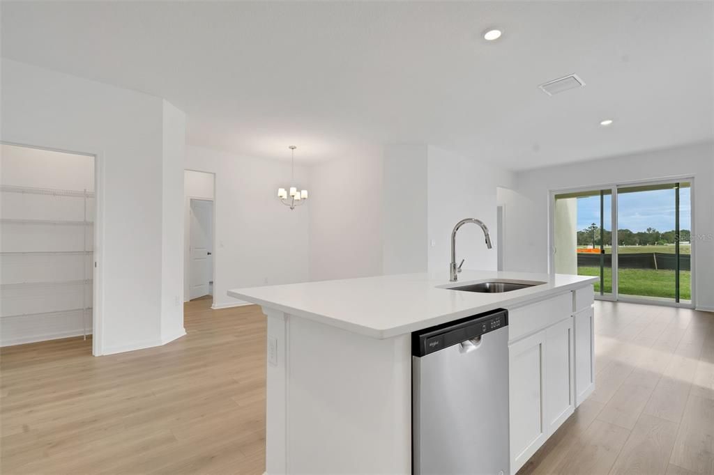 待售: $279,466 (4 贝兹, 2 浴室, 1598 平方英尺)