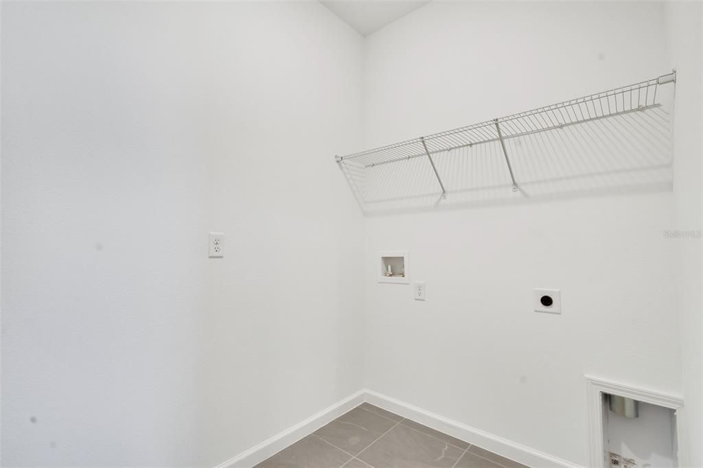 待售: $279,466 (4 贝兹, 2 浴室, 1598 平方英尺)