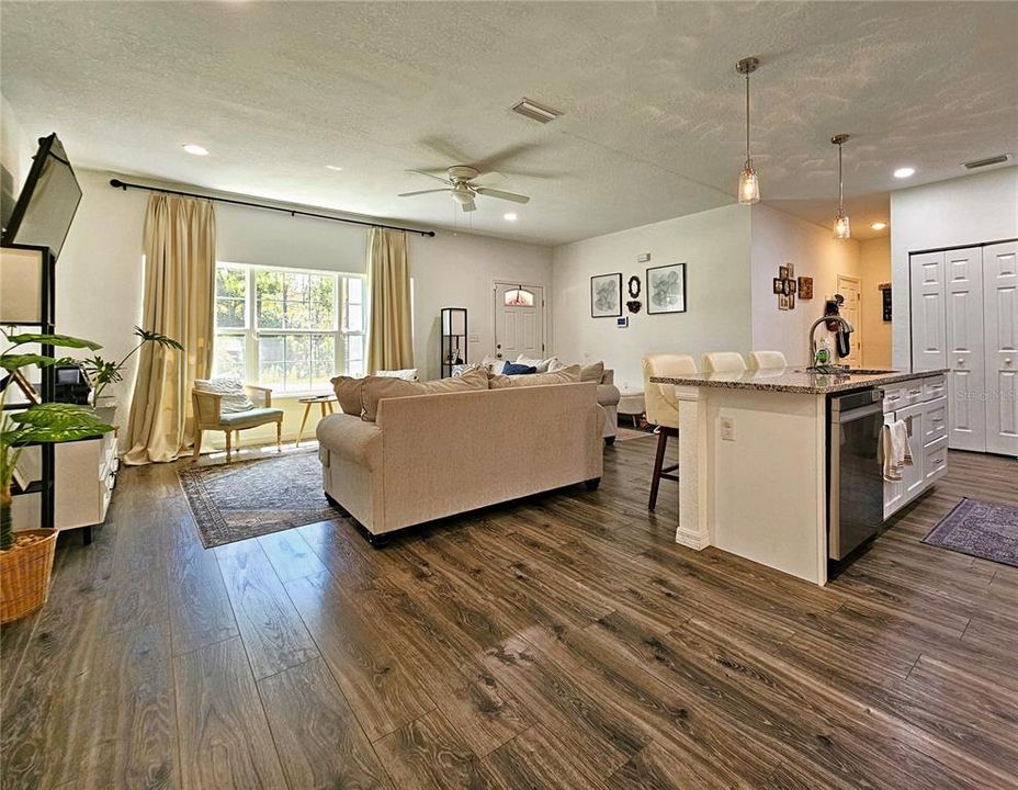 For Sale: $349,777 (3 beds, 2 baths, 1760 Square Feet)