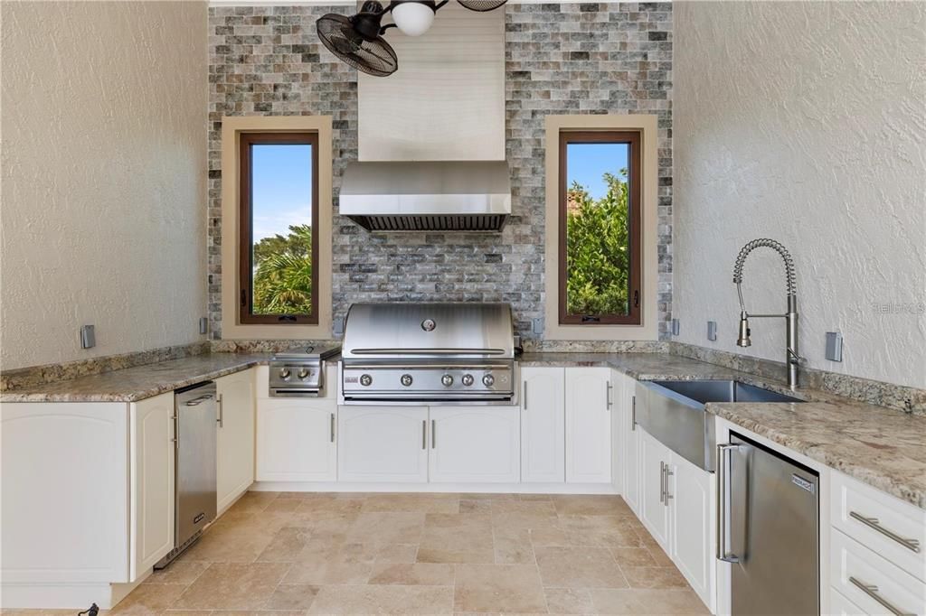 For Sale: $2,795,000 (4 beds, 4 baths, 4463 Square Feet)