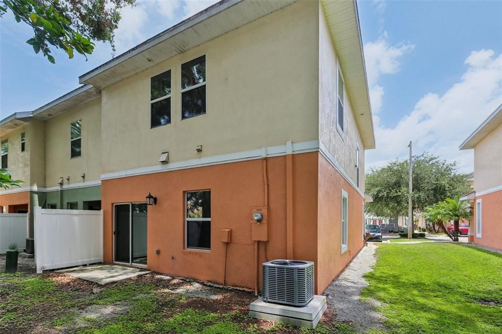 Activo con contrato: $243,000 (3 camas, 2 baños, 1733 Pies cuadrados)