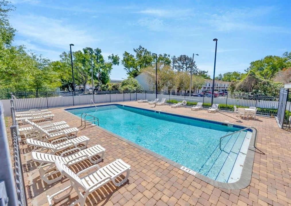 Activo con contrato: $243,000 (3 camas, 2 baños, 1733 Pies cuadrados)