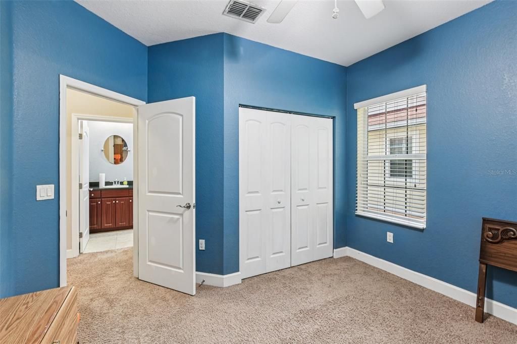 Activo con contrato: $243,000 (3 camas, 2 baños, 1733 Pies cuadrados)