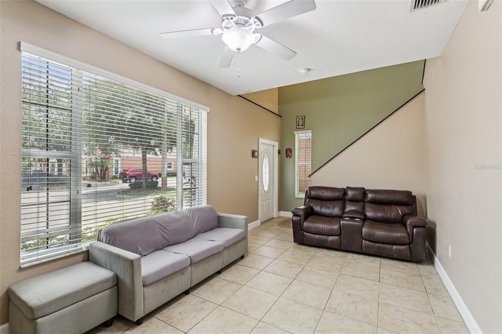 Activo con contrato: $243,000 (3 camas, 2 baños, 1733 Pies cuadrados)