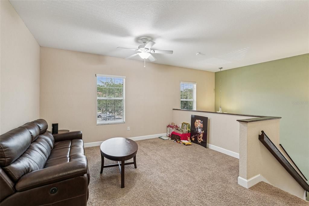 Activo con contrato: $243,000 (3 camas, 2 baños, 1733 Pies cuadrados)