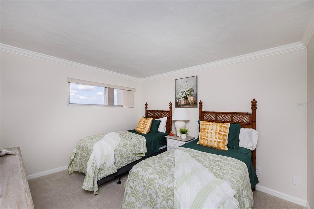 合同活跃: $449,000 (2 贝兹, 2 浴室, 1200 平方英尺)