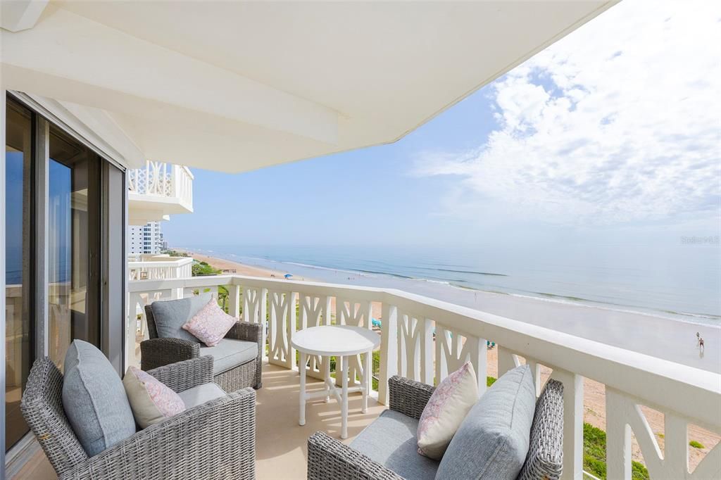 合同活跃: $449,000 (2 贝兹, 2 浴室, 1200 平方英尺)