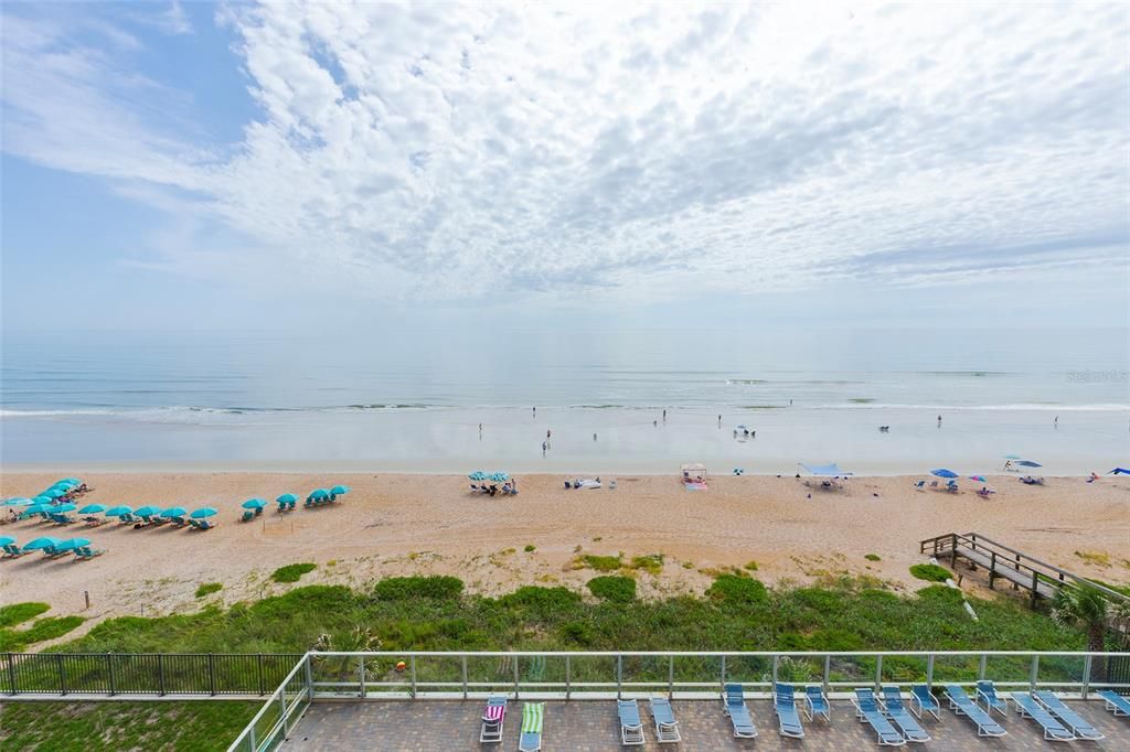 合同活跃: $449,000 (2 贝兹, 2 浴室, 1200 平方英尺)