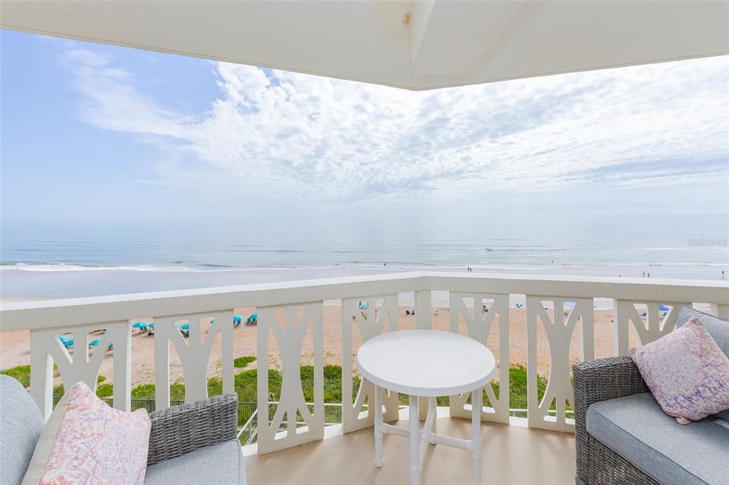 合同活跃: $449,000 (2 贝兹, 2 浴室, 1200 平方英尺)