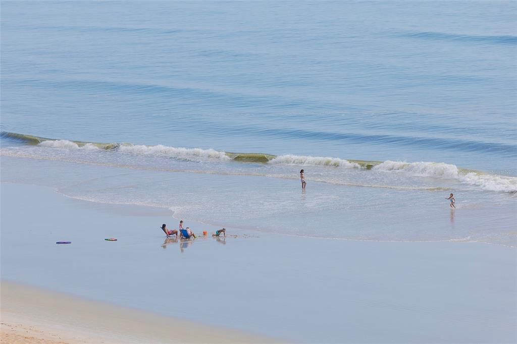 合同活跃: $449,000 (2 贝兹, 2 浴室, 1200 平方英尺)