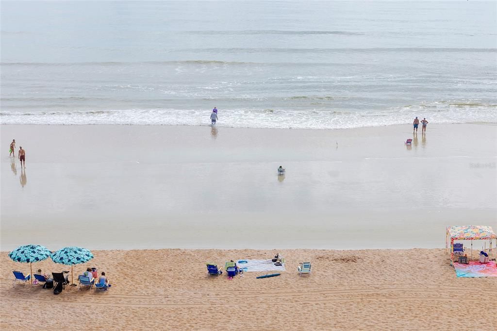 合同活跃: $449,000 (2 贝兹, 2 浴室, 1200 平方英尺)