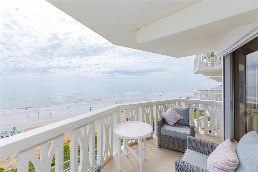 合同活跃: $449,000 (2 贝兹, 2 浴室, 1200 平方英尺)