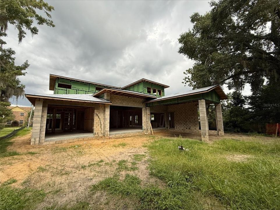 Под контрактом: $2,200,000 (5 спален, 4 ванн, 3994 Квадратных фут)