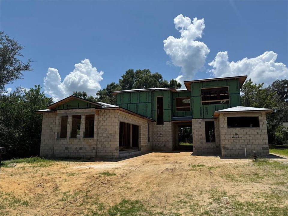 Под контрактом: $2,200,000 (5 спален, 4 ванн, 3994 Квадратных фут)