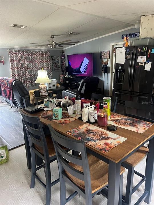 Active With Contract: $139,900 (3 beds, 2 baths, 1080 Square Feet)